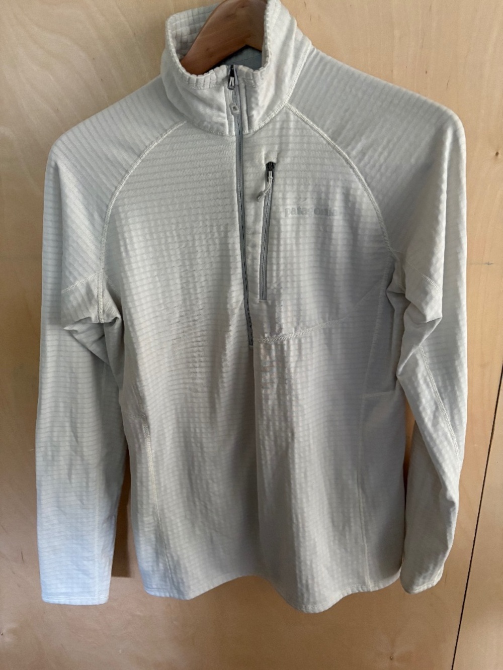 Patagonia Women’s M White Thin Waffle Knit Pullover